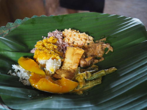 Essen mit Einheimischen: Traditionelles Curry - lecker!